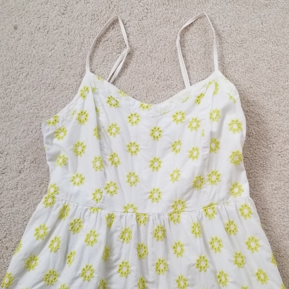 Old Navy eyelet dress - XSP - Picture 2 of 8